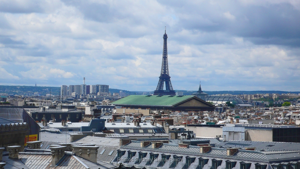 Depuis la terrasse des Galeries Lafayette 25juillet 2011 La tour Eiffel.JPG - Depuis la terrasse des Galeries Lafayette. La tour Eiffel. 25 juillet 2011